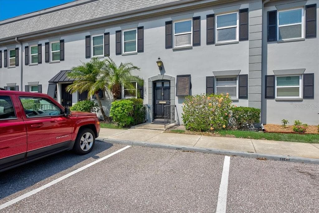 6927 PLACE DE LA PAIX UNIT 6927 SOUTH PASADENA, FL 33707