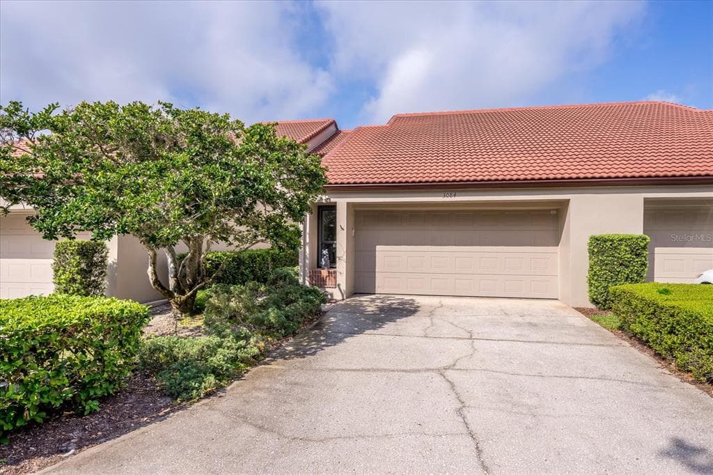 3084 BRAELOCH CIRCLE E CLEARWATER, FL 33761