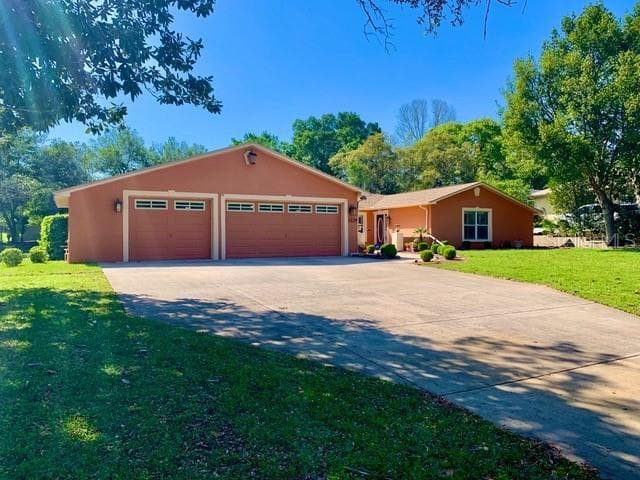 5229 SANDRA DRIVE