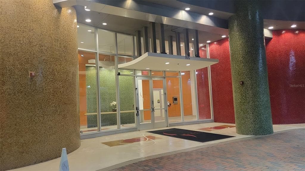 155 S COURT AVENUE UNIT 1211 ORLANDO, FL 32801