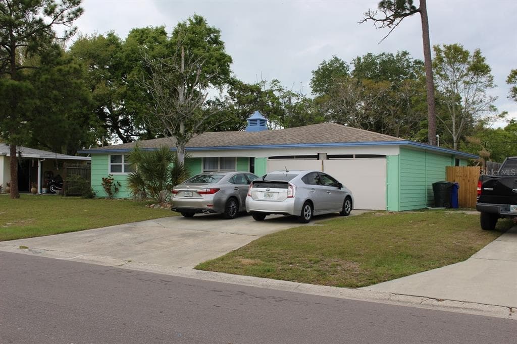 658 ROANOKE STREET DUNEDIN, FL 34698