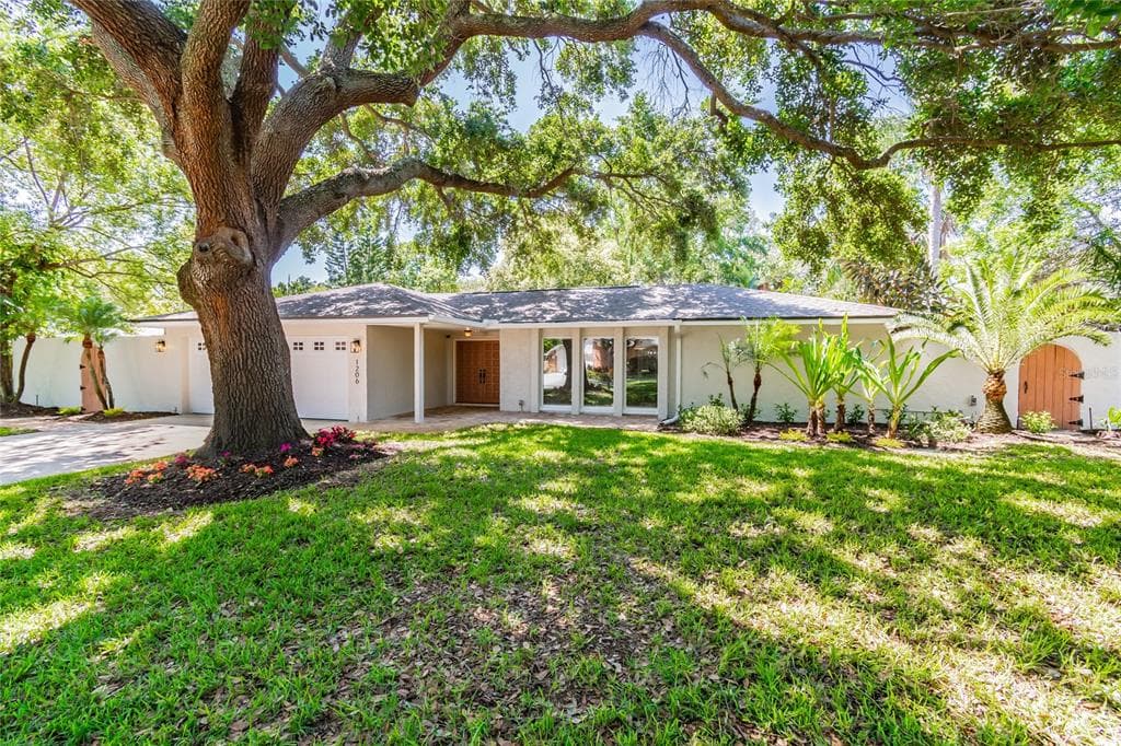 1206 MAGDALENE GROVE AVENUE TAMPA, FL 33613