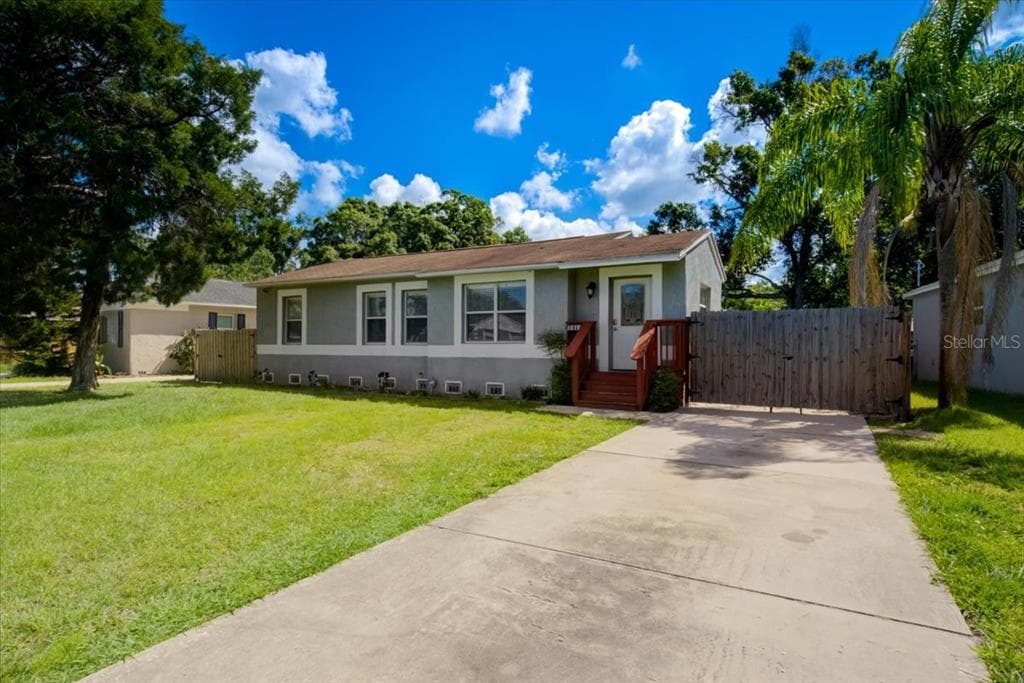 1019 W BERRY AVENUE TAMPA, FL 33603