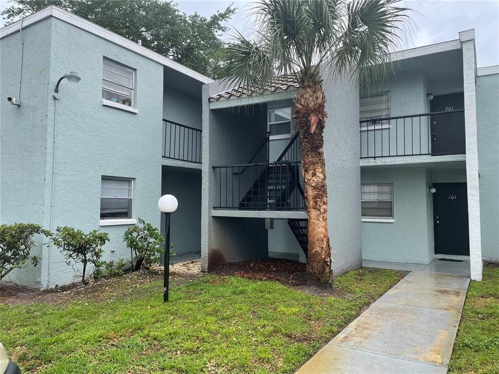 2840 SOMERSET PARK DRIVE UNIT 203