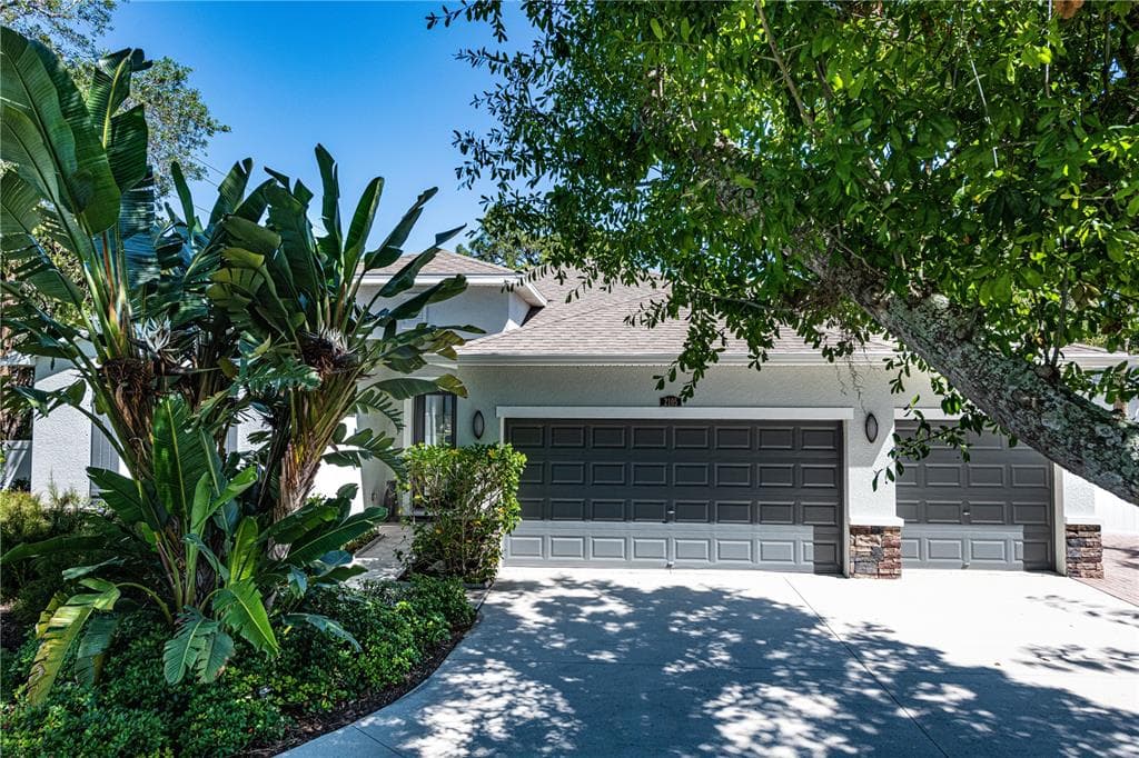 2105 HILLVIEW STREET SARASOTA, FL 34239