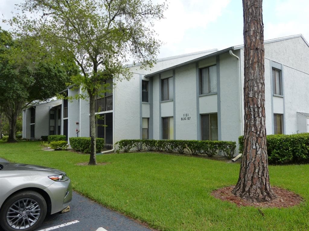 1151 PINE RIDGE CIRCLE W UNIT F1 TARPON SPRINGS, FL 34688