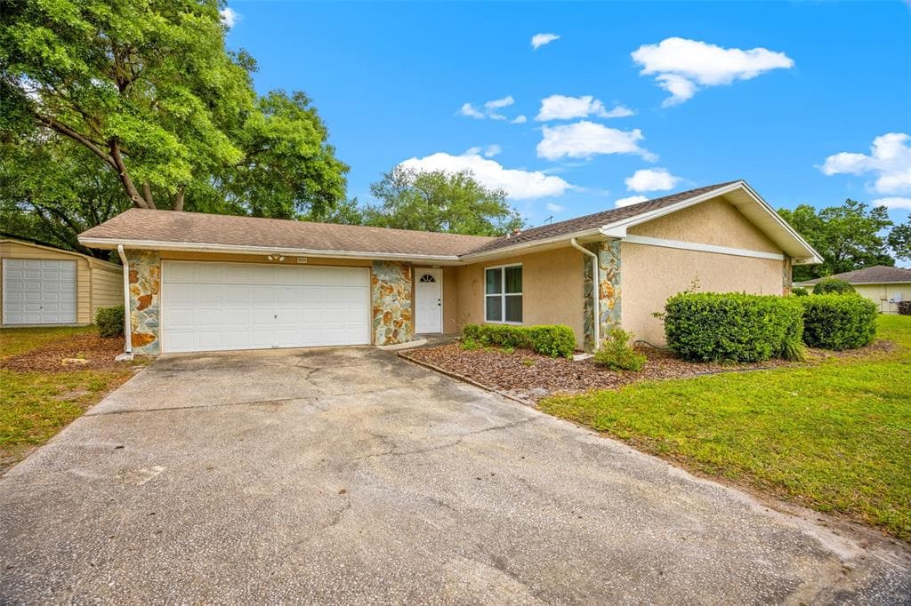 5604 SOUTHERNVIEW DRIVE ZEPHYRHILLS, FL 33541