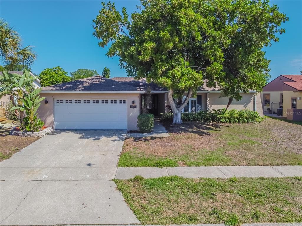 8407 123RD AVENUE LARGO, FL 33773