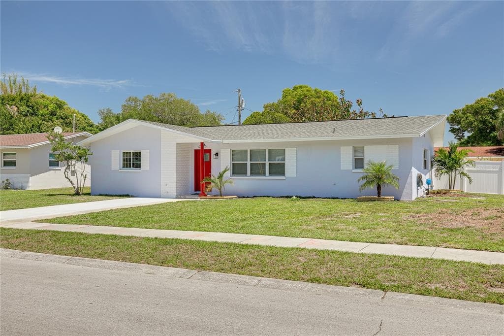 1785 EATON DRIVE NE CLEARWATER, FL 33756