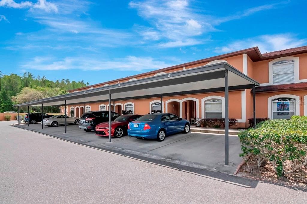 14607 PAR CLUB CIRCLE TAMPA, FL 33618