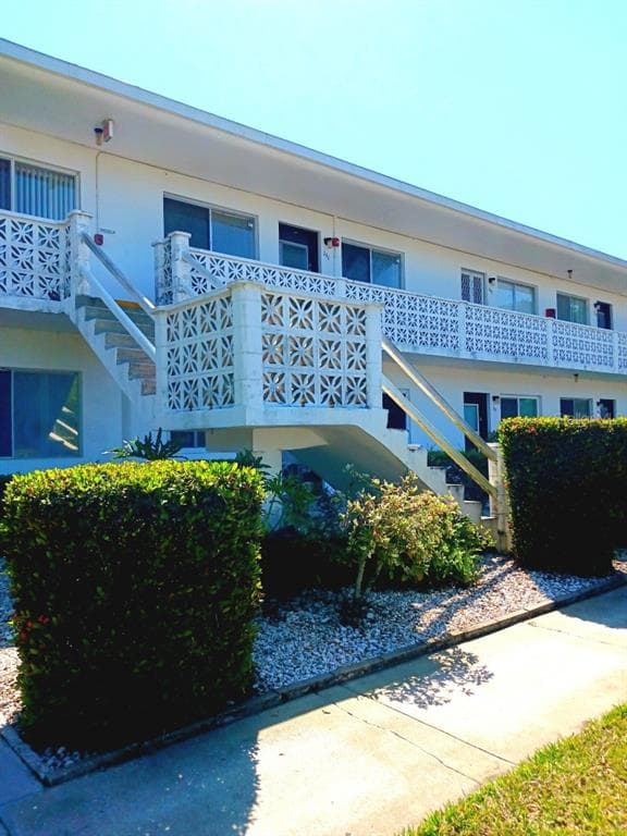 8305 111TH STREET UNIT 202 SEMINOLE, FL 33772