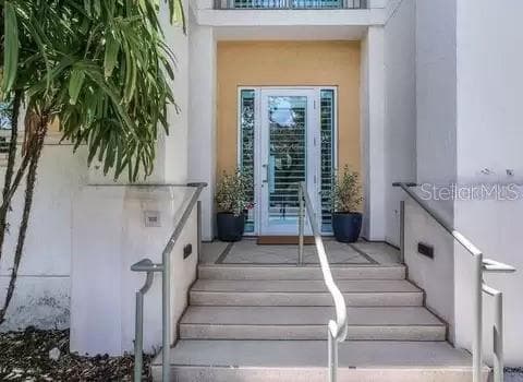450 KNIGHTS RUN AVENUE UNIT 102 TAMPA, FL 33602