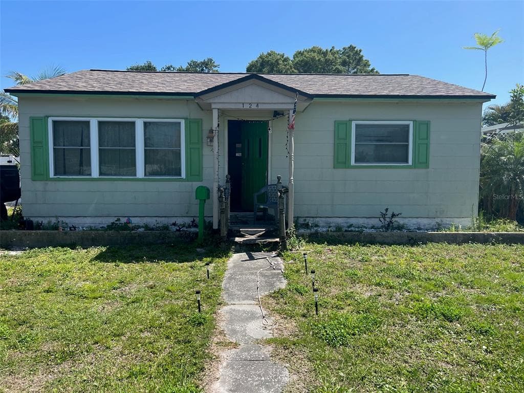 124 85TH AVENUE N ST PETERSBURG, FL 33702
