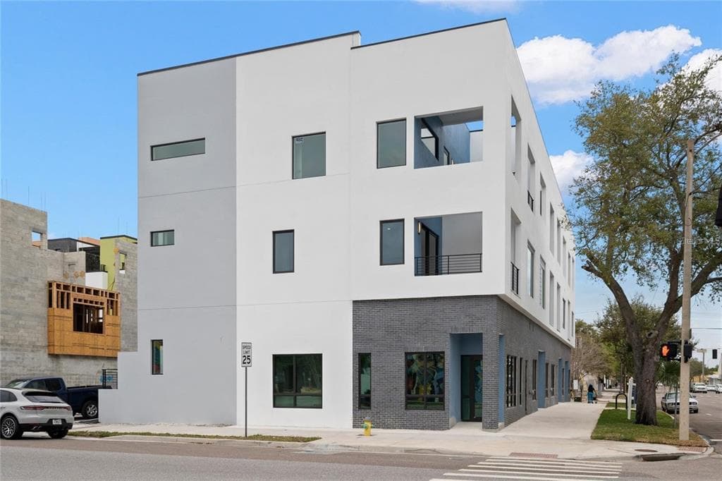 130 N 9TH STREET ST PETERSBURG, FL 33705