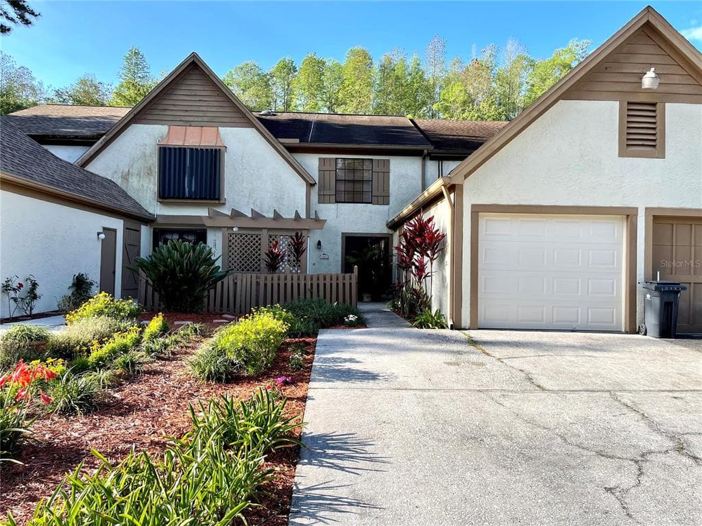 4006 HUXFORD COURT TAMPA, FL 33624