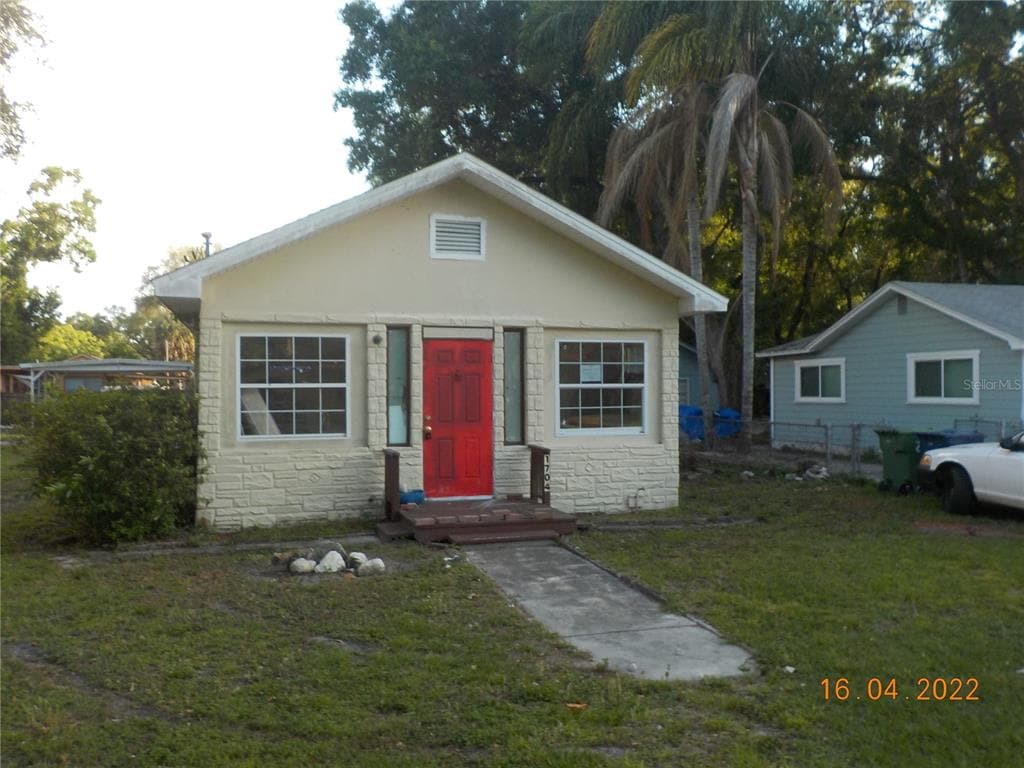 1704 W WILDWOOD COURT TAMPA, FL 33604