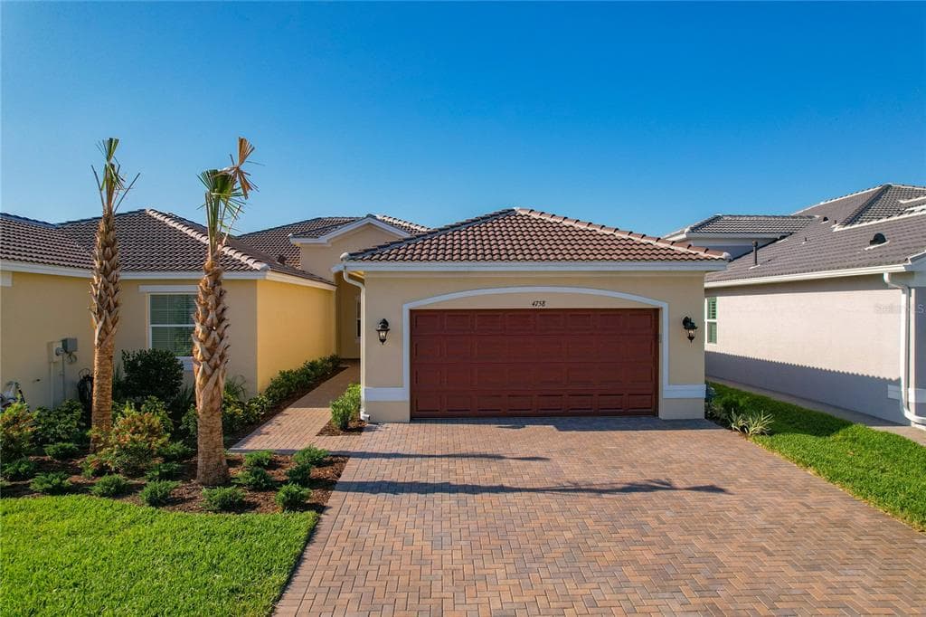 4758 AVILA LAKES DRIVE WIMAUMA, FL 33598