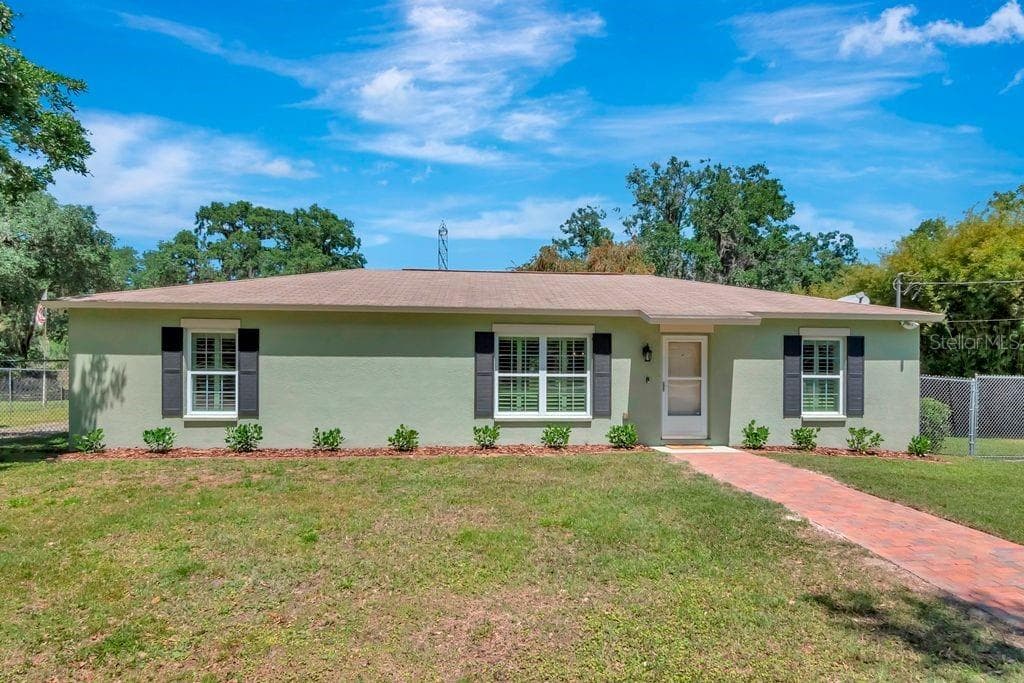 8600 W KNIGHTS GRIFFIN ROAD PLANT CITY, FL 33565