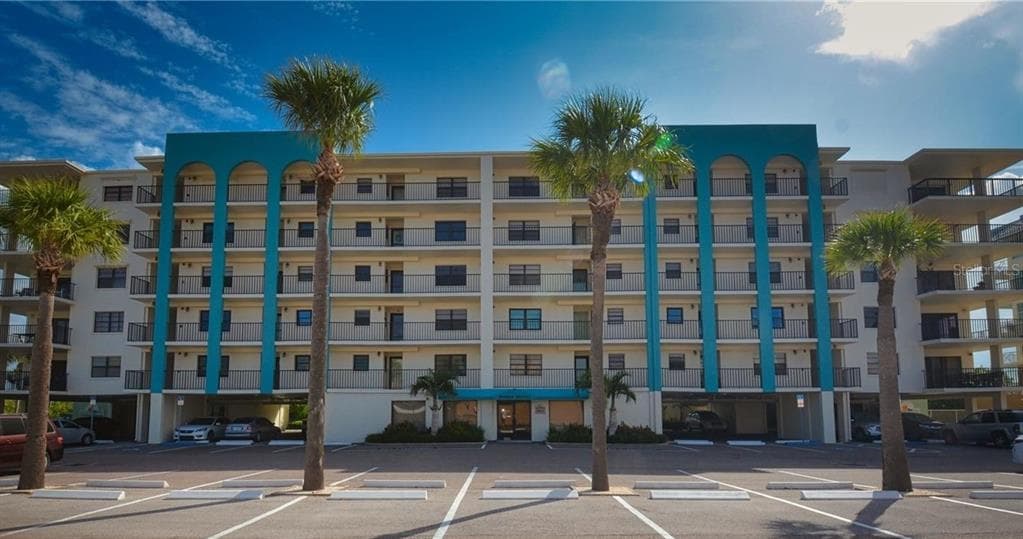 19531 GULF BOULEVARD UNIT 415 INDIAN SHORES, FL 33785