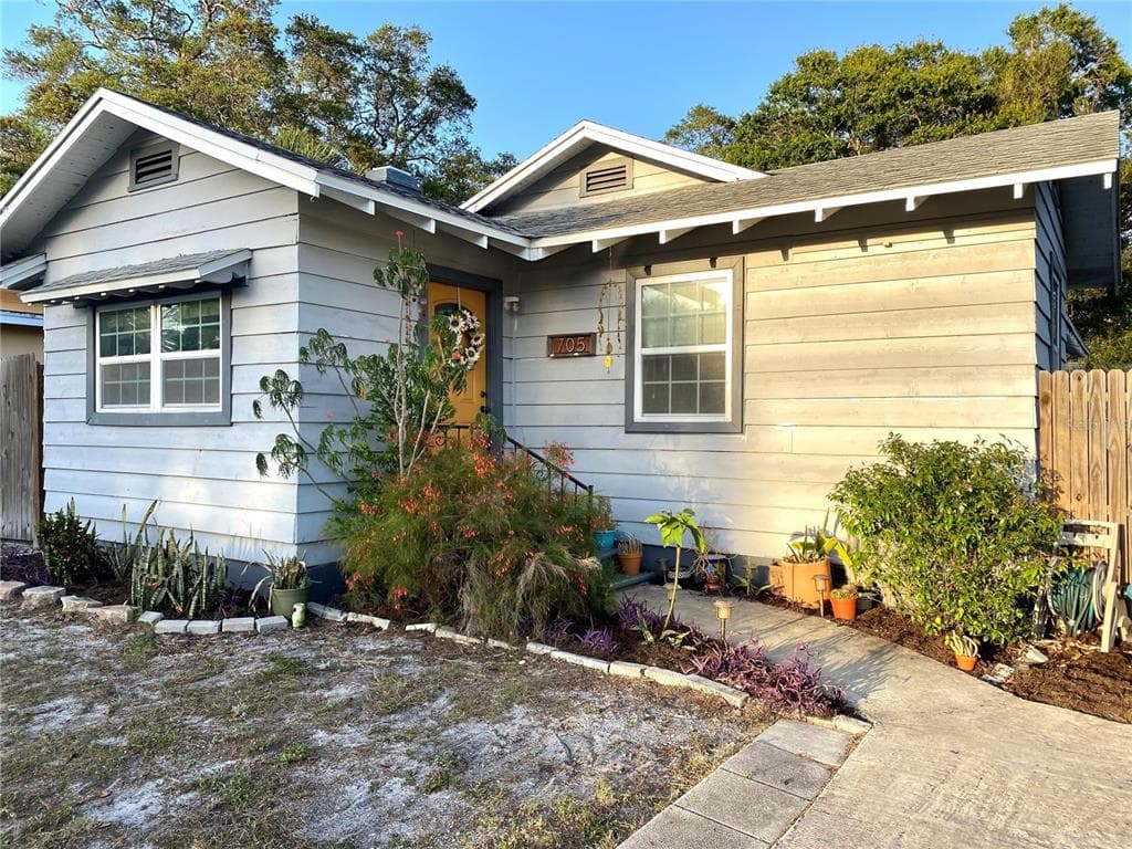 705 S HIGHLAND AVENUE CLEARWATER, FL 33756