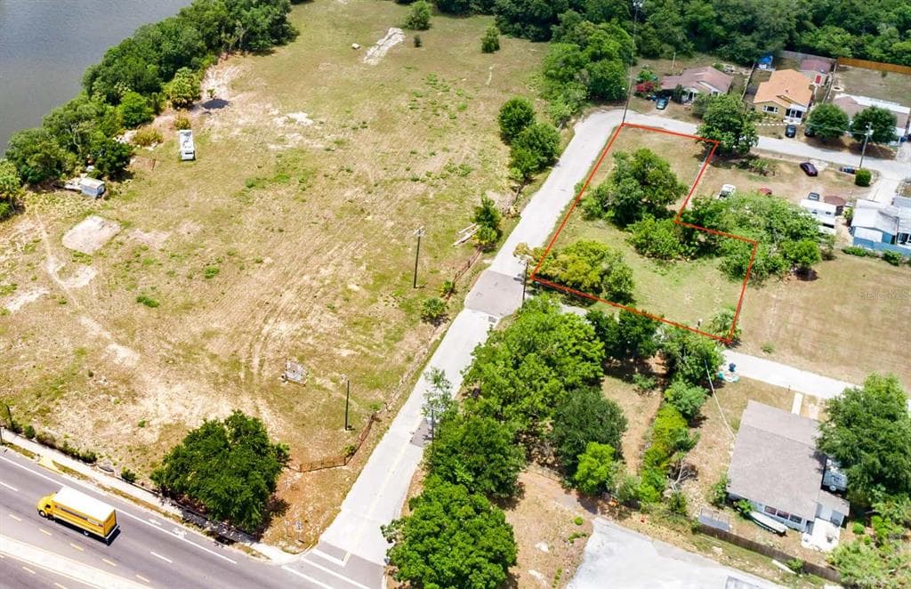 8TH AVENUE NE MULBERRY, FL 33860