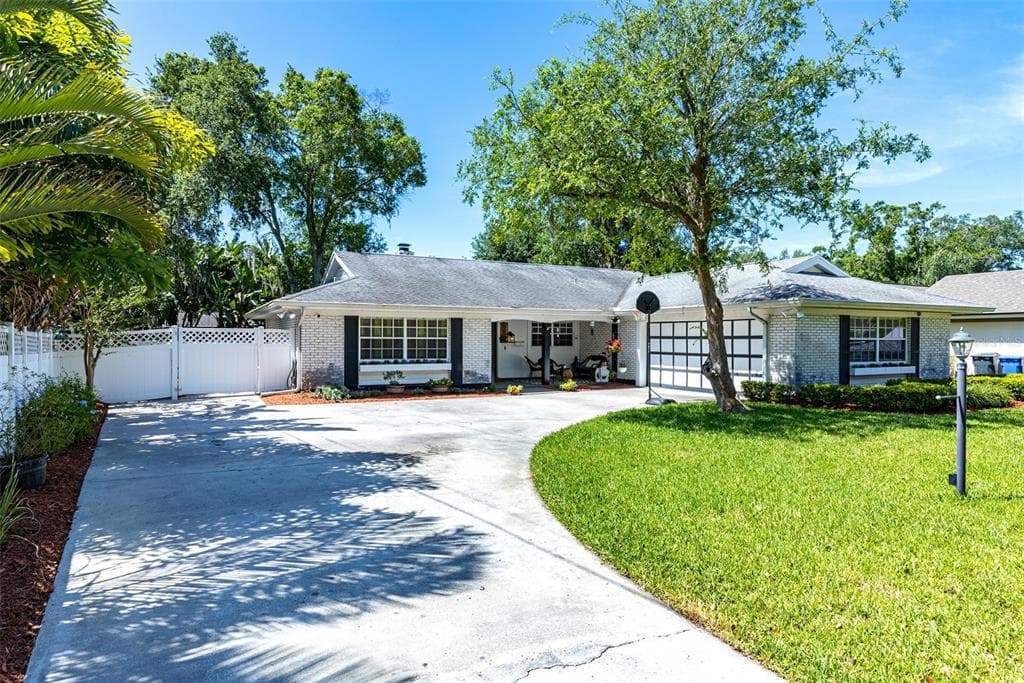 10518 ORANGE GROVE DRIVE TAMPA, FL 33618