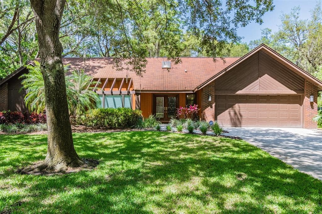 3300 MEADOW VIEW LANE
