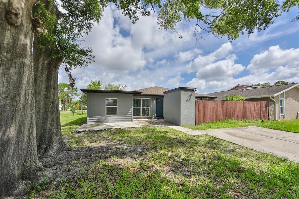 5141 SPRINGWOOD DRIVE TAMPA, FL 33624