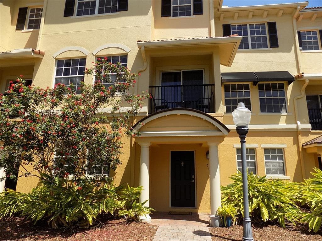 528 JASMINE WAY