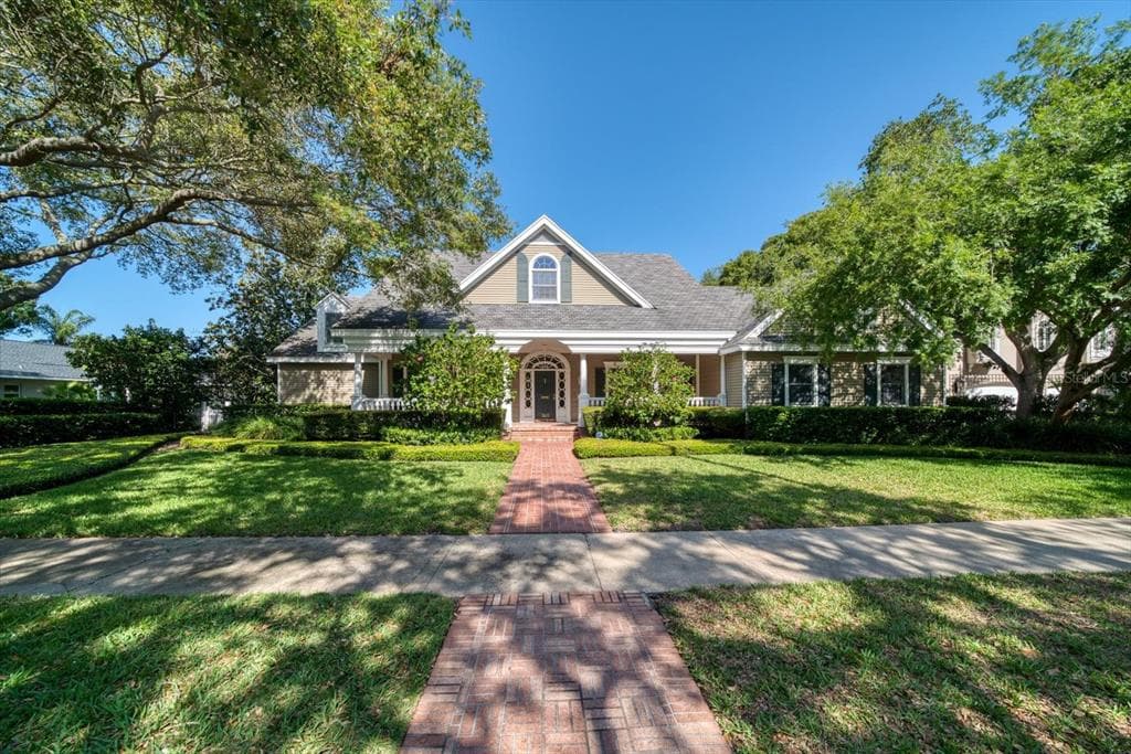 520 PONCE DE LEON BOULEVARD BELLEAIR, FL 33756