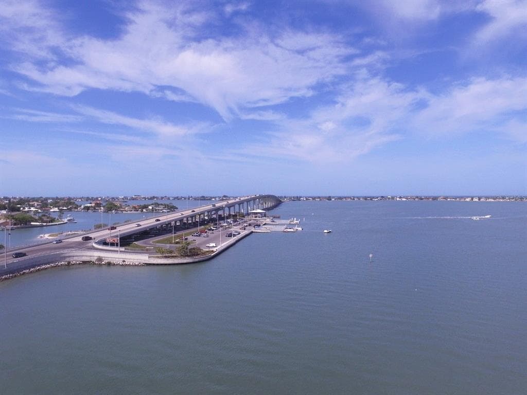 100 BLUFF VIEW DRIVE UNIT 101A