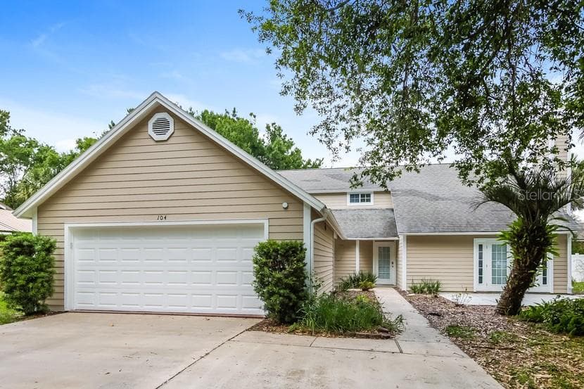 104 FIRST STREET COURT TAVARES, FL 32778