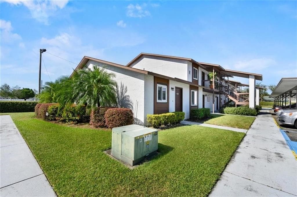 39132 COUNTY ROAD 54 UNIT 2028 ZEPHYRHILLS, FL 33542