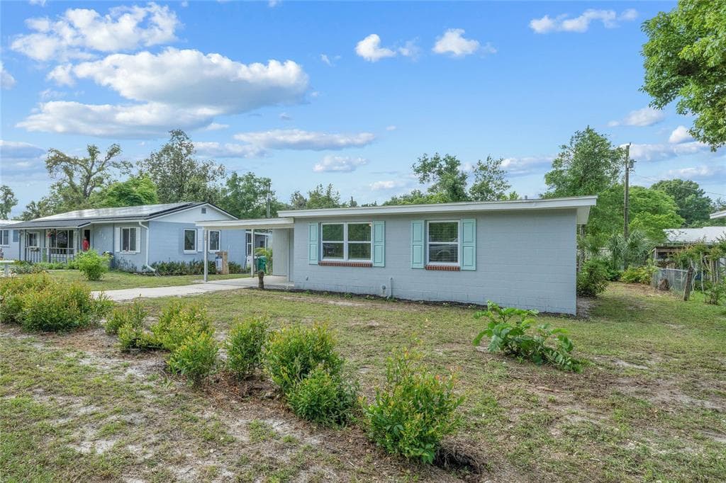 720 W OAKDALE AVENUE DELAND, FL 32720