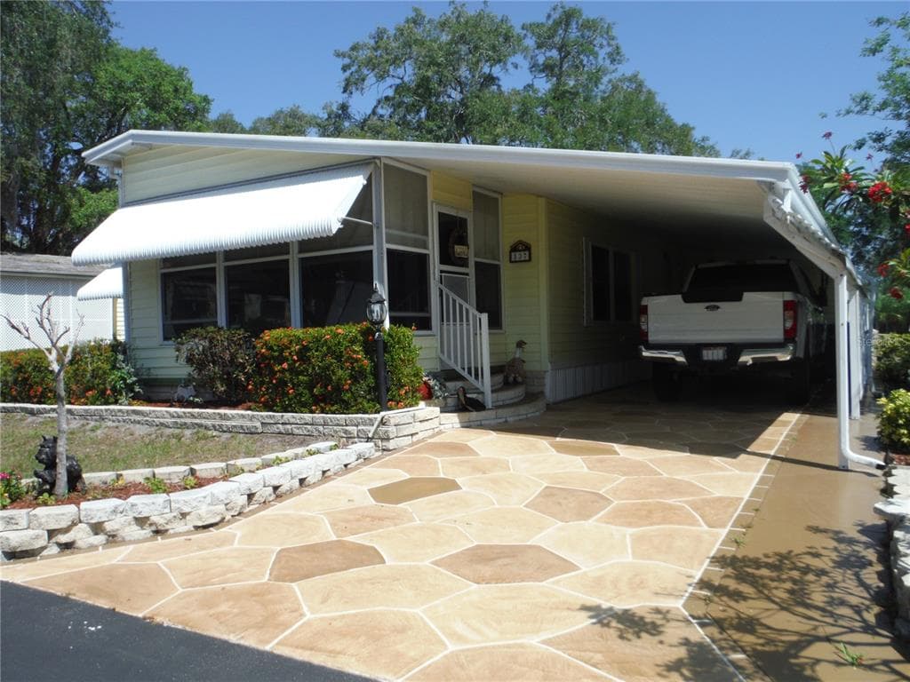137 PINEWOOD TERRACE UNIT 11 SAFETY HARBOR, FL 34695
