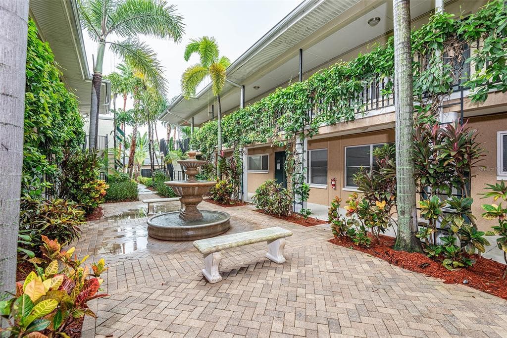 212 S CHURCH AVENUE UNIT 209 TAMPA, FL 33609