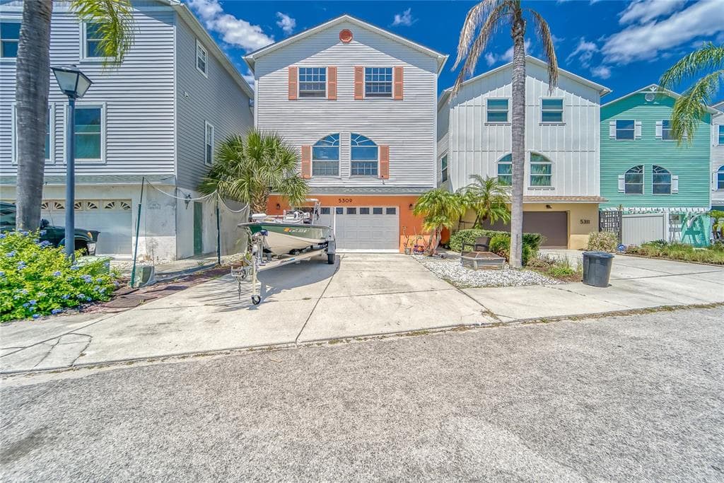 5309 BOARDWALK STREET HOLIDAY, FL 34690
