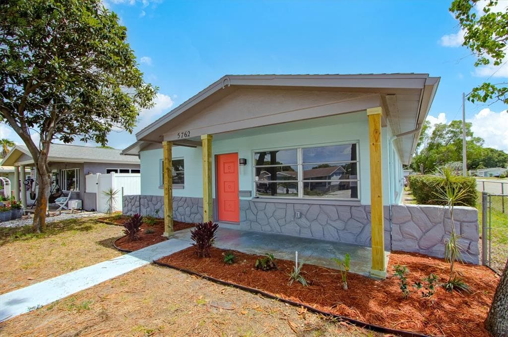 5762 17TH AVENUE N ST PETERSBURG, FL 33710