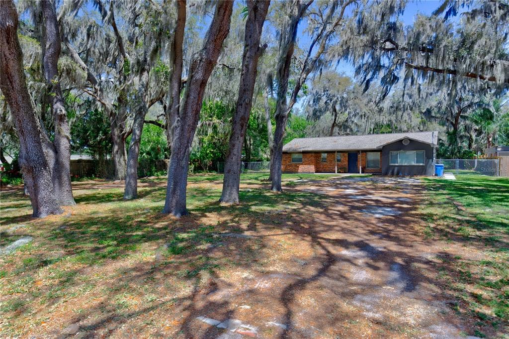 202 LARSON AVENUE BRANDON, FL 33510