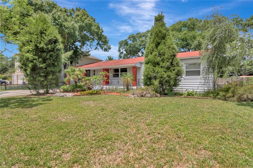 3813 W EL PRADO BOULEVARD TAMPA, FL 33629
