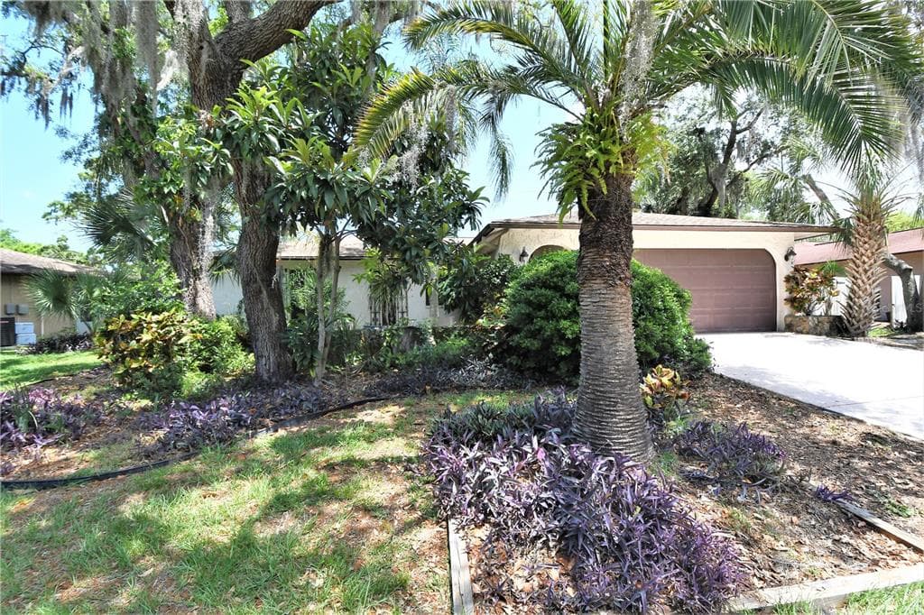 7406 LAKE FOREST CIRCLE PORT RICHEY, FL 34668