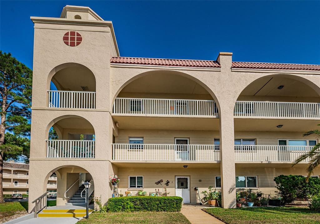 2258 WORLD PARKWAY BOULEVARD W UNIT 22 CLEARWATER, FL 33763