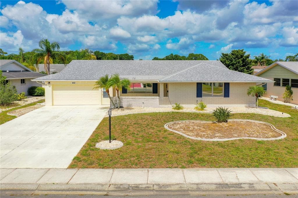 1412 SETON HALL DRIVE SUN CITY CENTER, FL 33573