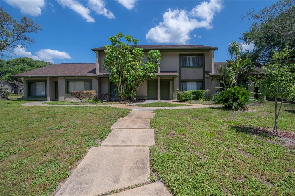 7903 SUGARCANE COURT TEMPLE TERRACE, FL 33637