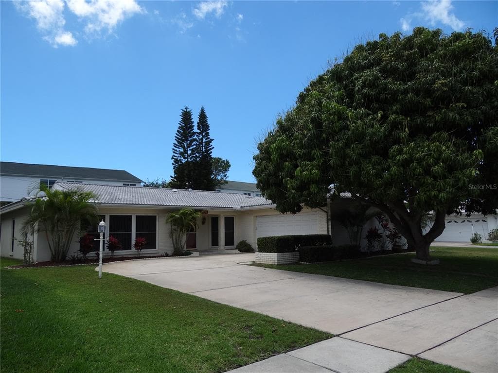 14782 IMPERIAL POINT DRIVE S LARGO, FL 33774