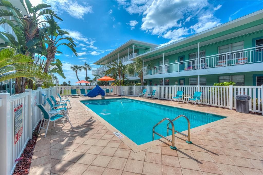 11730 GULF BOULEVARD UNIT 29 TREASURE ISLAND, FL 33706