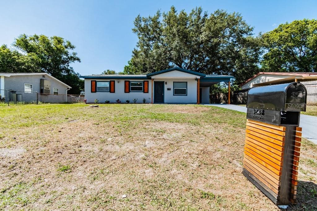 3438 KATHY COURT LAKELAND, FL 33810