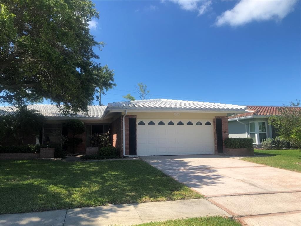 14898 IMPERIAL POINT DR N DRIVE N LARGO, FL 33774