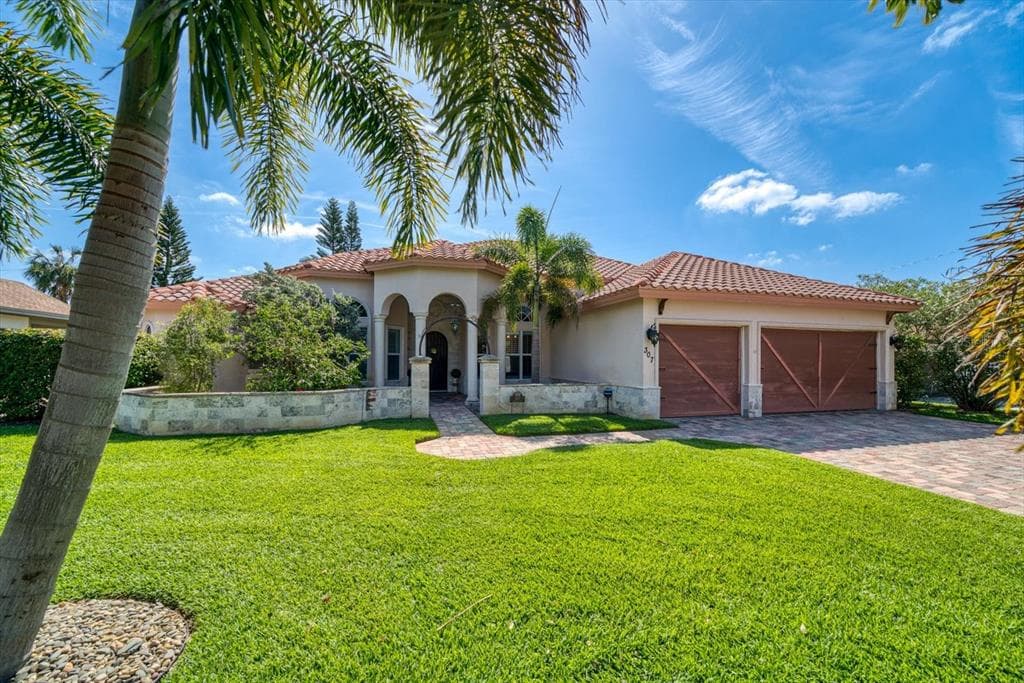 307 PALMETTO LANE LARGO, FL 33770
