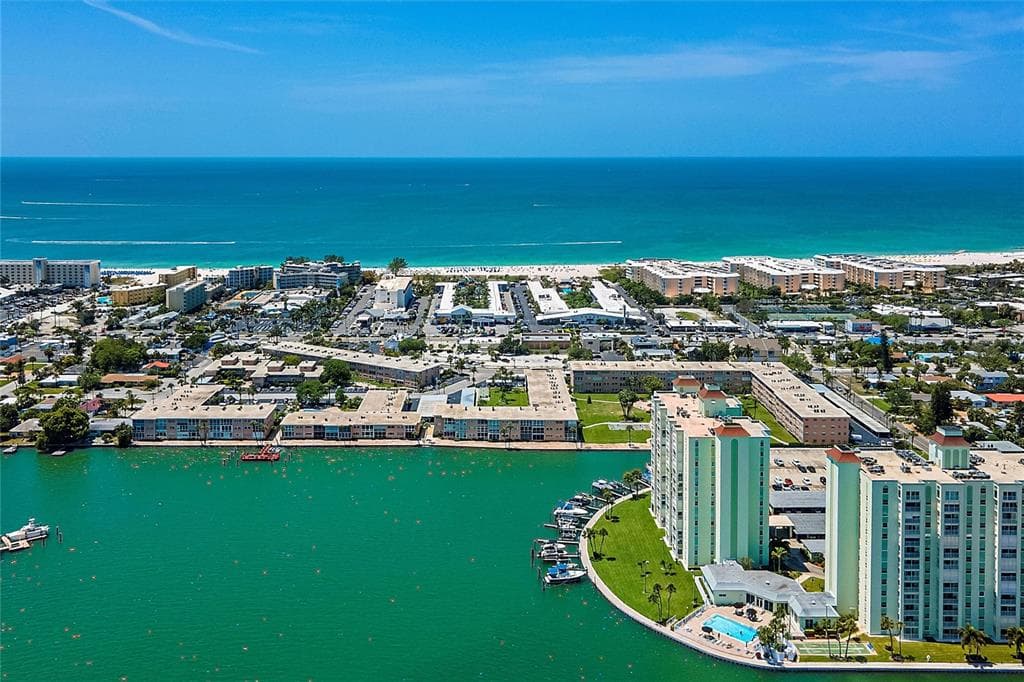 400 64TH AVENUE UNIT 302 ST PETE BEACH, FL 33706